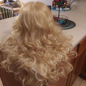Long beautiful curly wig